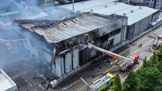 韩国京畿道华城市电池厂火灾中有18名中国公民遇难