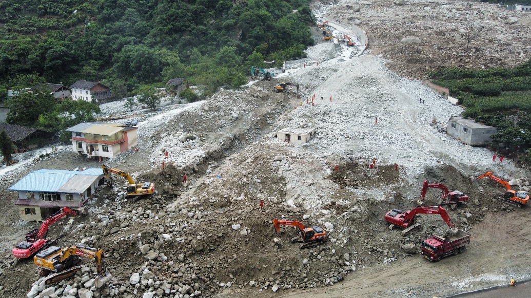 连夜开挖！四川康定山洪泥石流最新救援进度来了