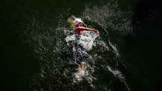 塞纳河上的孤军奋战，辛鑫：能坚持已经是胜利